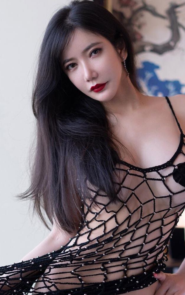 国产午夜玫瑰香水文案 国产午夜玫瑰香水文案